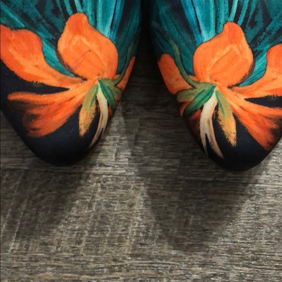 Nine West Tropical Flats - Picture 3 of 5